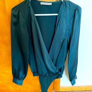 Xs Abercrombie silky green bodysuit long sleeve